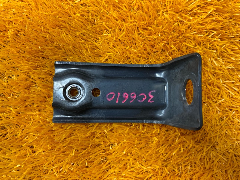 крепление бампера, 500 рублей, Красноярск