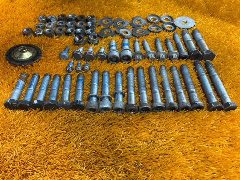 Болты и гайки задней подвески, 700 рублей, Красноярск