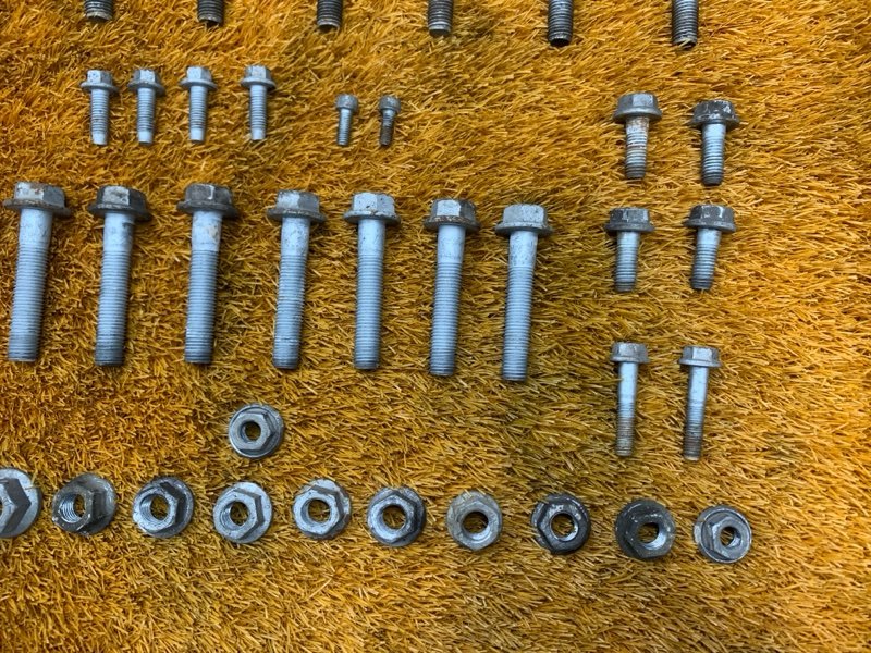 Болты и гайки задней подвески, 900 рублей, Красноярск