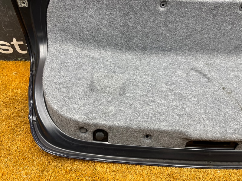 крышка багажника, 2000 рублей, Красноярск