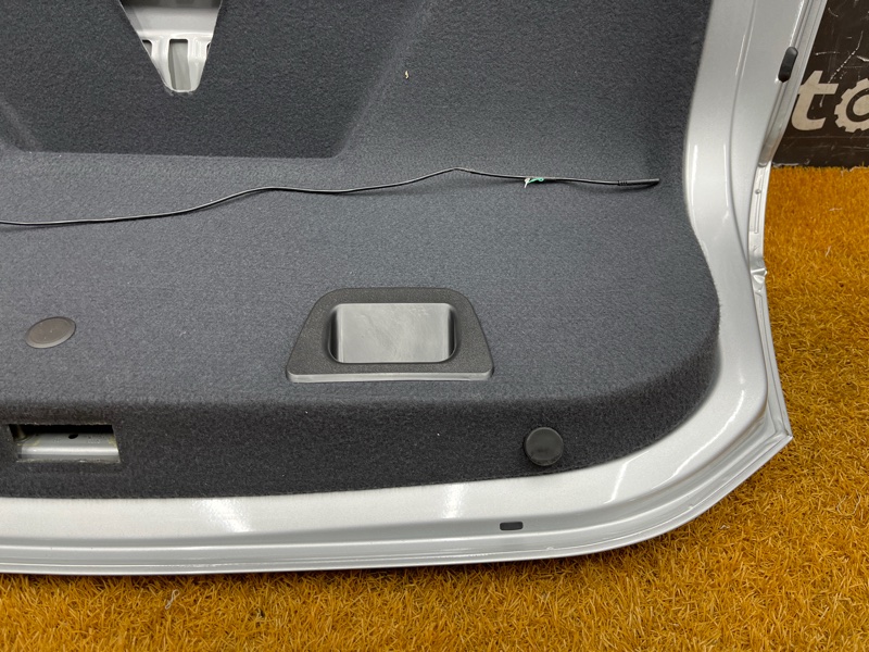 крышка багажника, 5000 рублей, Красноярск