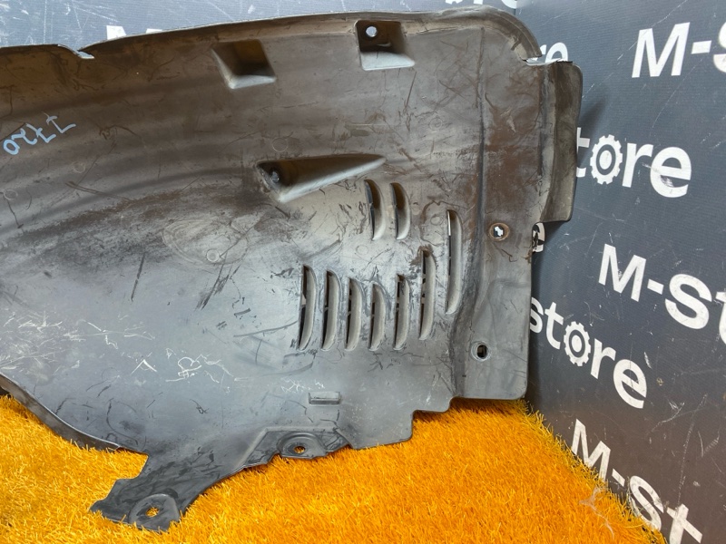 подкрылок, 4000 рублей, Красноярск