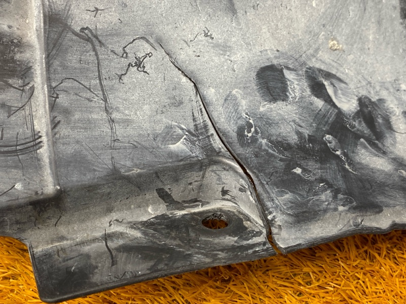 подкрылок, 300 рублей, Красноярск