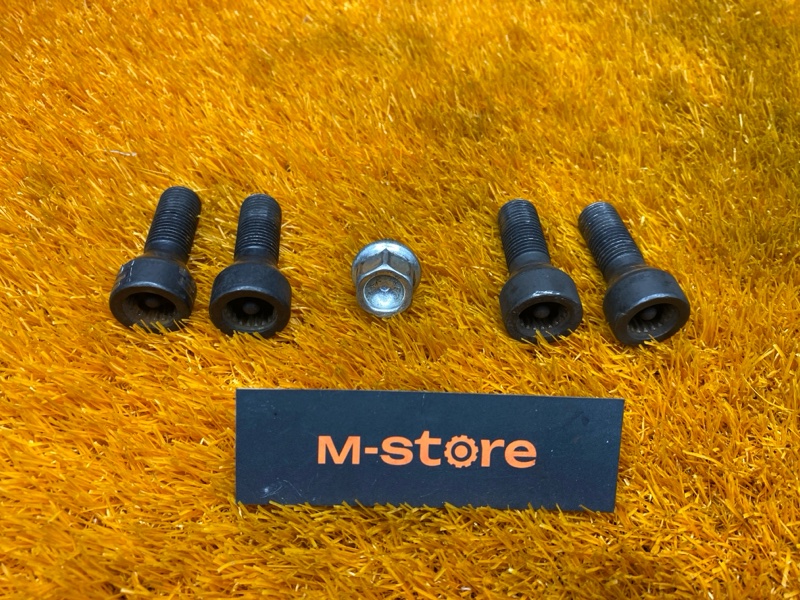 болт колесный(секретка), 2000 рублей, Красноярск