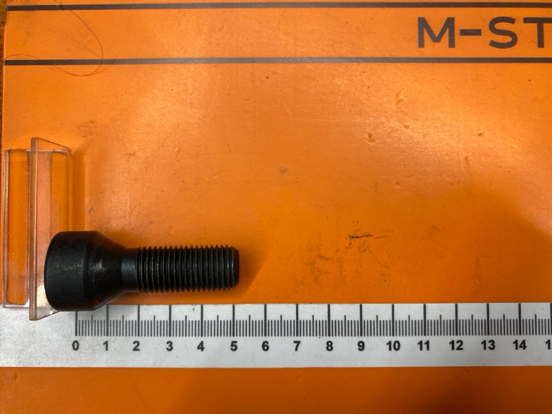 болт колесный(секретка), 2000 рублей, Красноярск