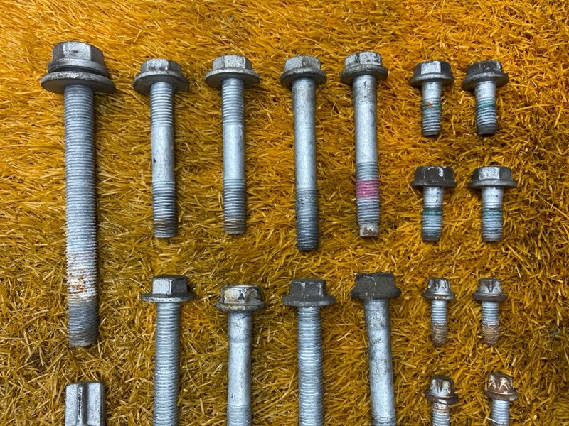 Болты и гайки задней подвески, 1000 рублей, Красноярск