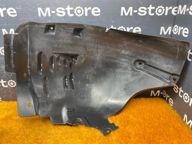 подкрылок, 3000 рублей, Красноярск