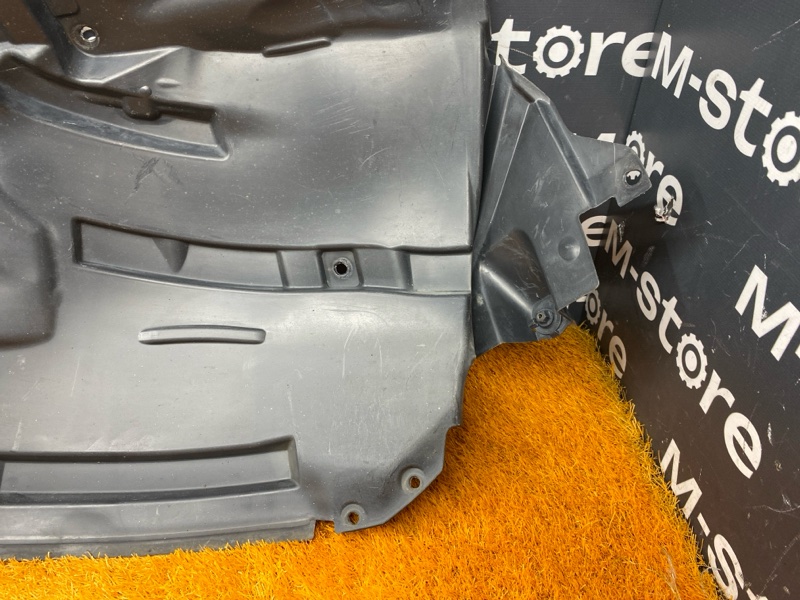 подкрылок, 3000 рублей, Красноярск