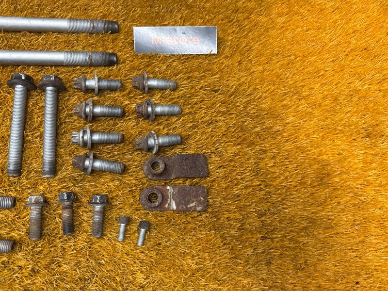 Болты и гайки задней подвески, 800 рублей, Красноярск