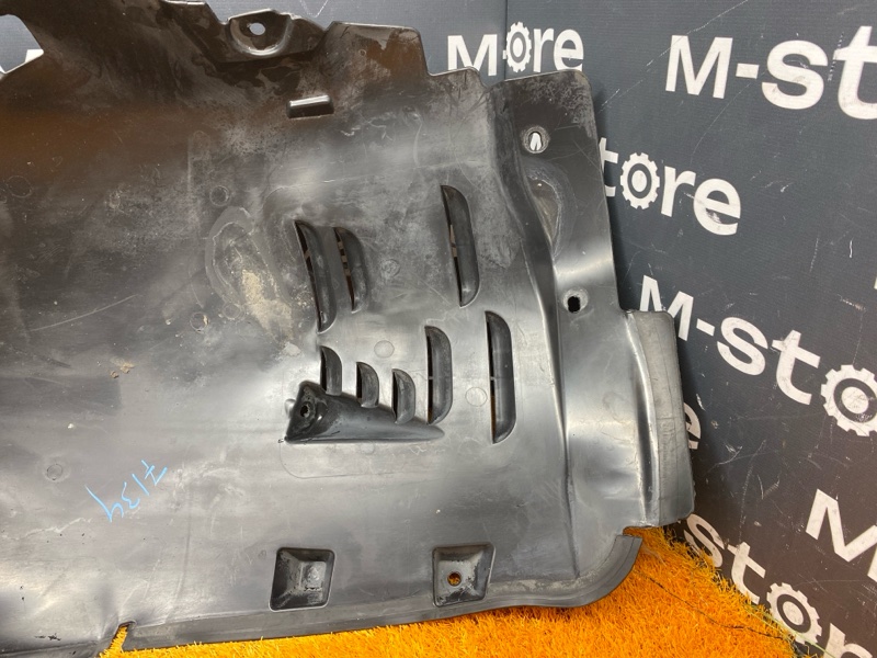 подкрылок, 3000 рублей, Красноярск