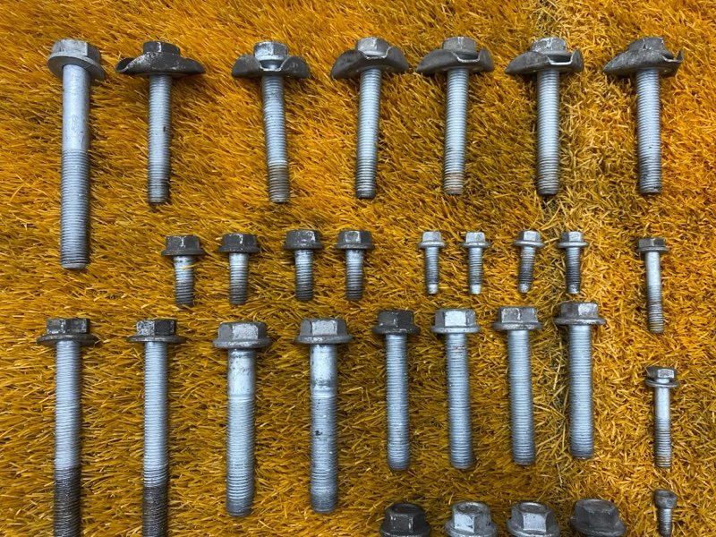 Болты и гайки задней подвески, 900 рублей, Красноярск