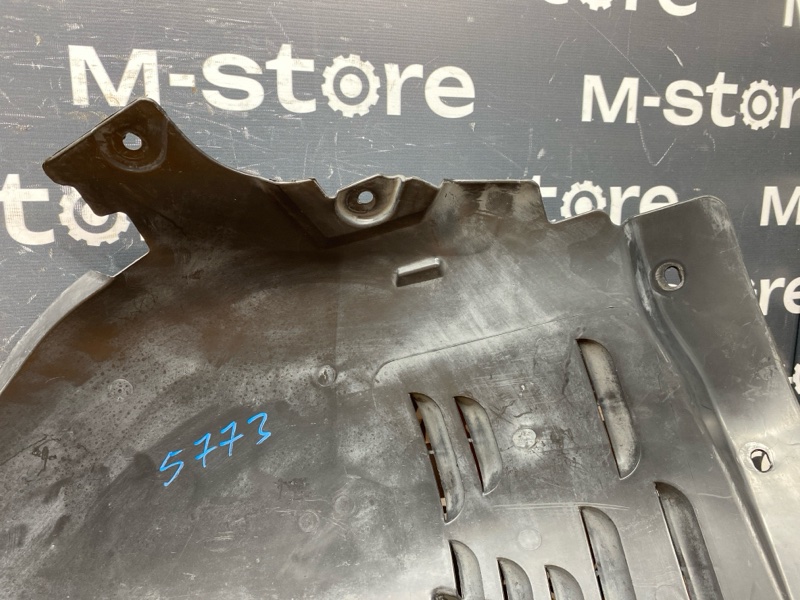 подкрылок, 3000 рублей, Красноярск