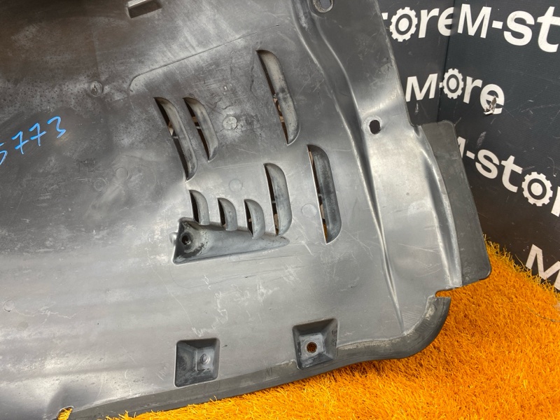 подкрылок, 3000 рублей, Красноярск