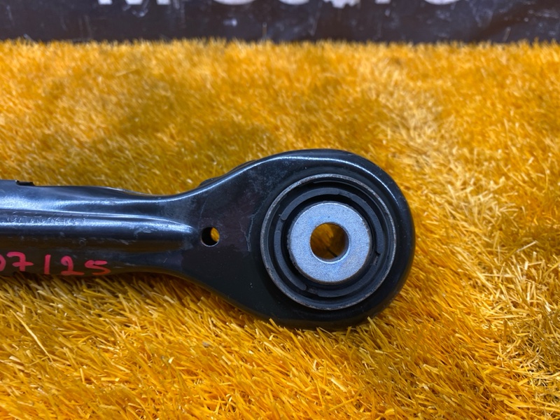 Рычаг подвески верхний, 1000 рублей, Красноярск