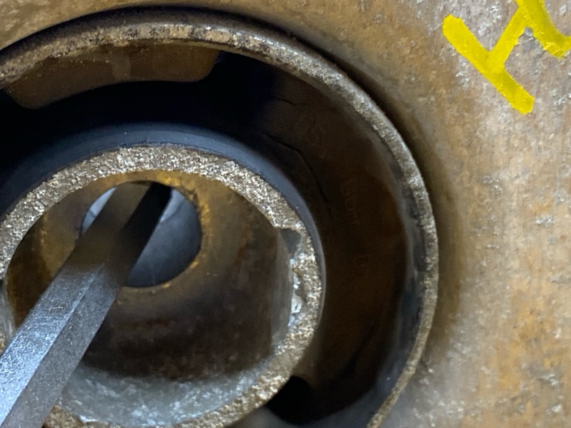 Балка поперечная (подрамник), 1700 рублей, Красноярск