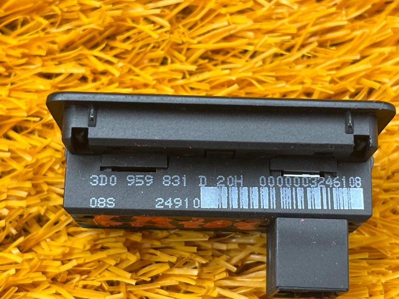 кнопка закрывания багажника, 1000 рублей, Красноярск