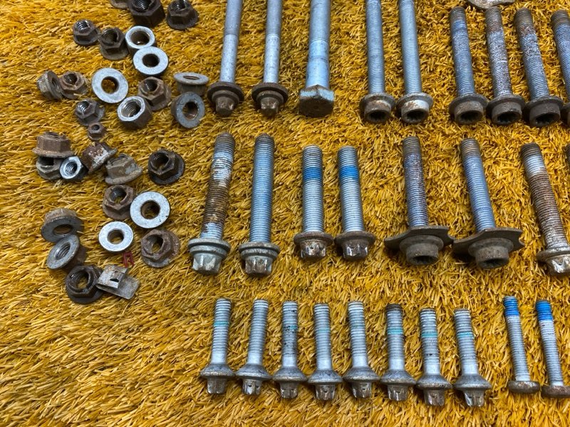 Болты и гайки задней подвески, 800 рублей, Красноярск