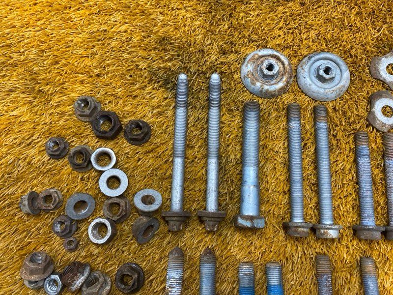 Болты и гайки задней подвески, 800 рублей, Красноярск