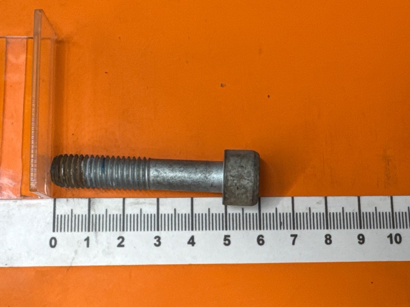 Болт привода, 1000 рублей, Красноярск