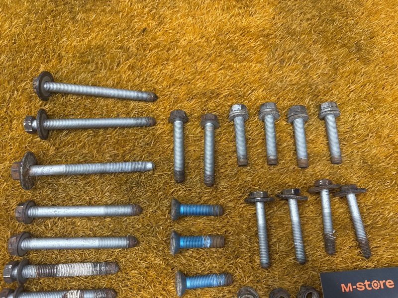 Болты и гайки задней подвески, 800 рублей, Красноярск