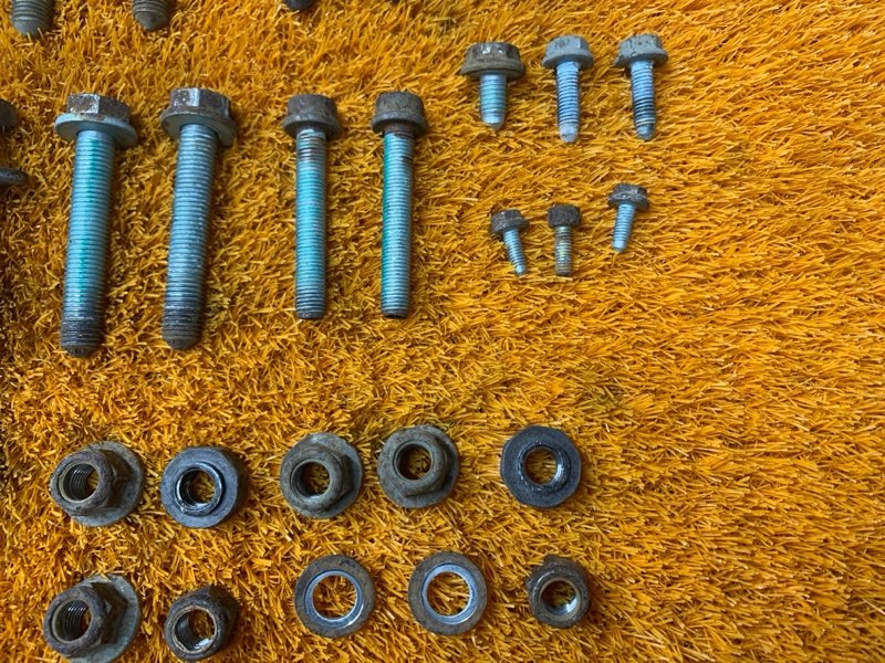 Болты и гайки задней подвески, 500 рублей, Красноярск