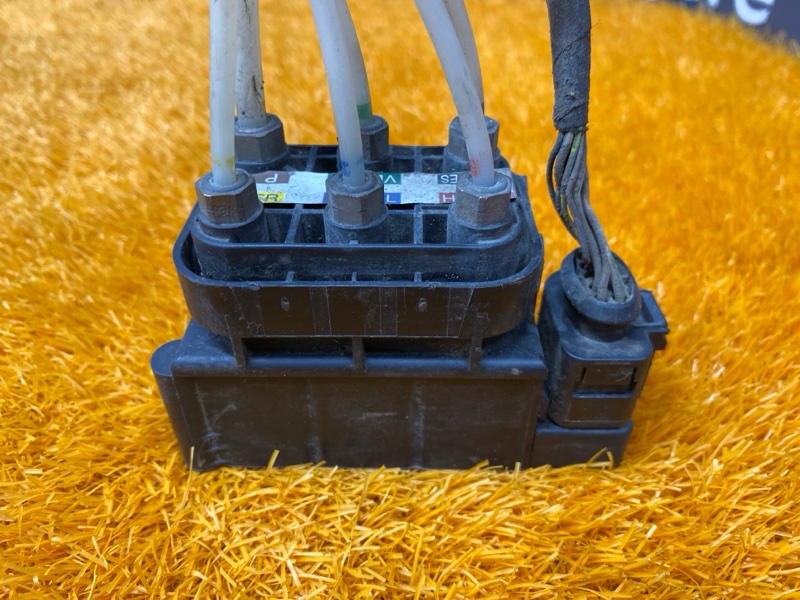 Блок клапанов пневмоподвески, 13500 рублей, Красноярск