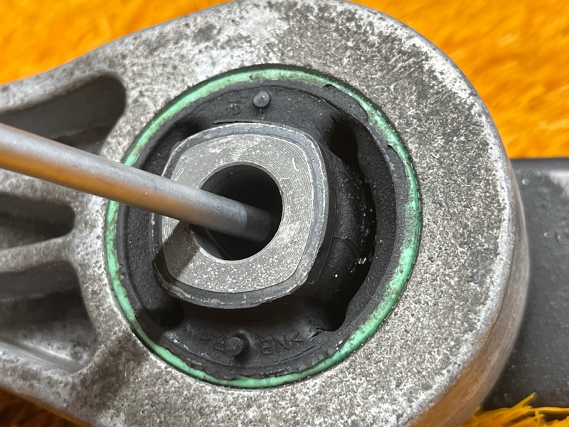 подушка двигателя, 600 рублей, Красноярск