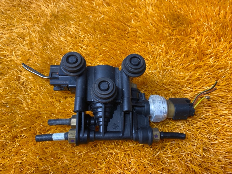 Блок клапанов пневмоподвески, 5000 рублей, Красноярск