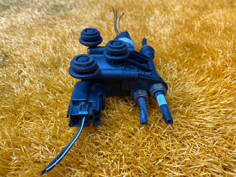 Блок клапанов пневмоподвески, 5000 рублей, Красноярск