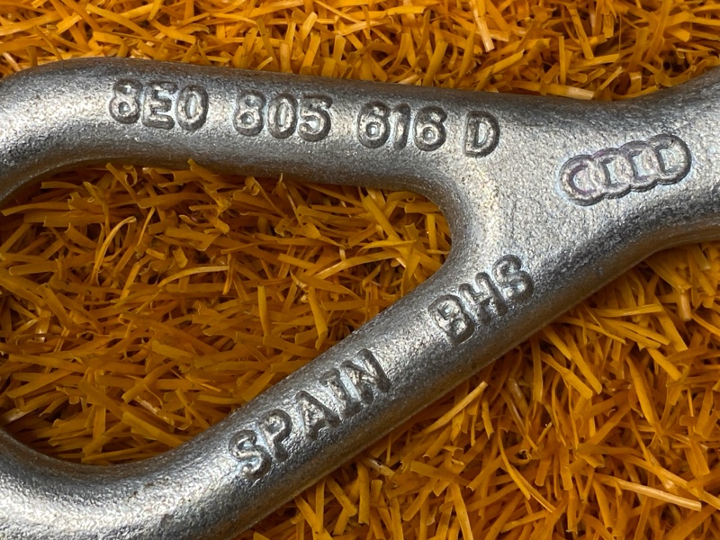 Крюк буксировочный, 1500 рублей, Красноярск