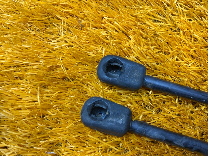 амортизатор багажника, 600 рублей, Красноярск