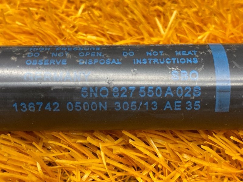 амортизатор багажника, 600 рублей, Красноярск