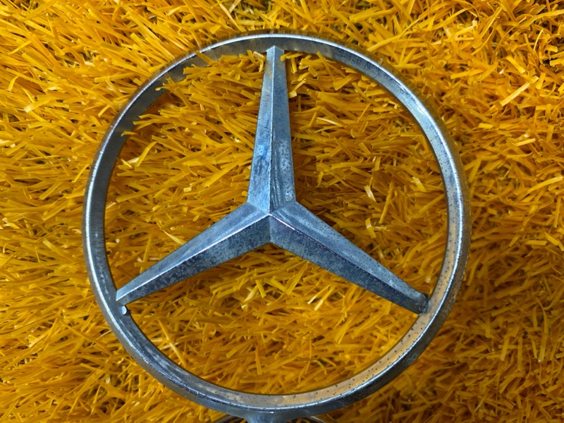 Эмблема на капот, 2000 рублей, Красноярск