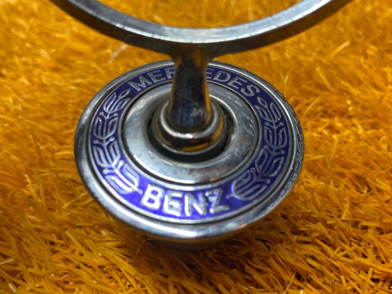 Эмблема на капот, 2000 рублей, Красноярск