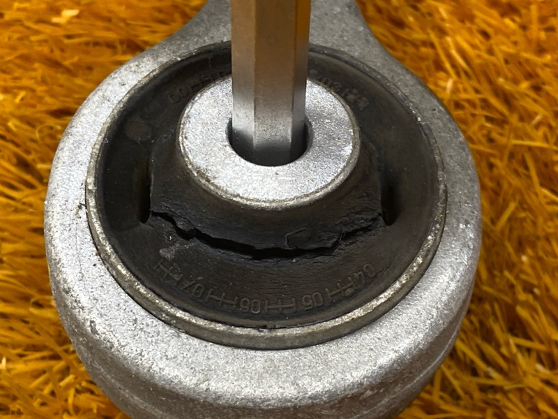 Рычаг подвески верхний, 1000 рублей, Красноярск