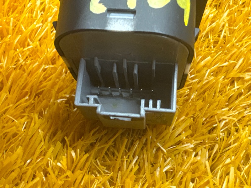 Кнопка регулировки зеркал, 1000 рублей, Красноярск