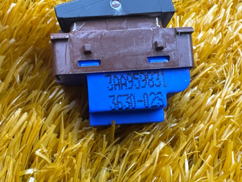 Кнопка открывания багажника, 800 рублей, Красноярск