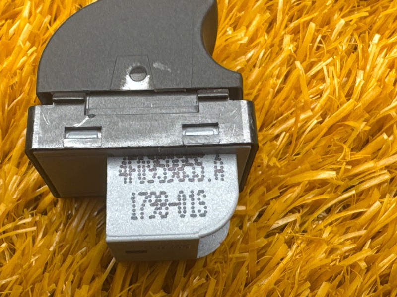 кнопка стеклоподъемника, 200 рублей, Красноярск