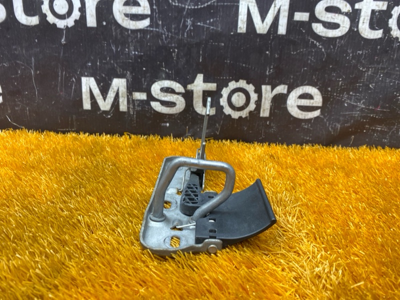 замок капота, 1000 рублей, Красноярск