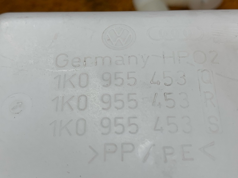 Бачок омывателя, 1000 рублей, Красноярск