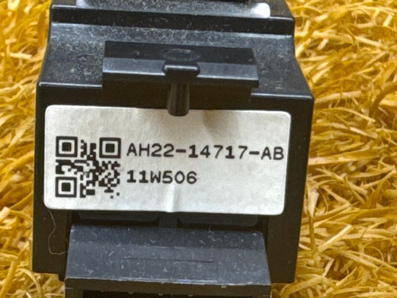 кнопка стеклоподъемника, 500 рублей, Красноярск