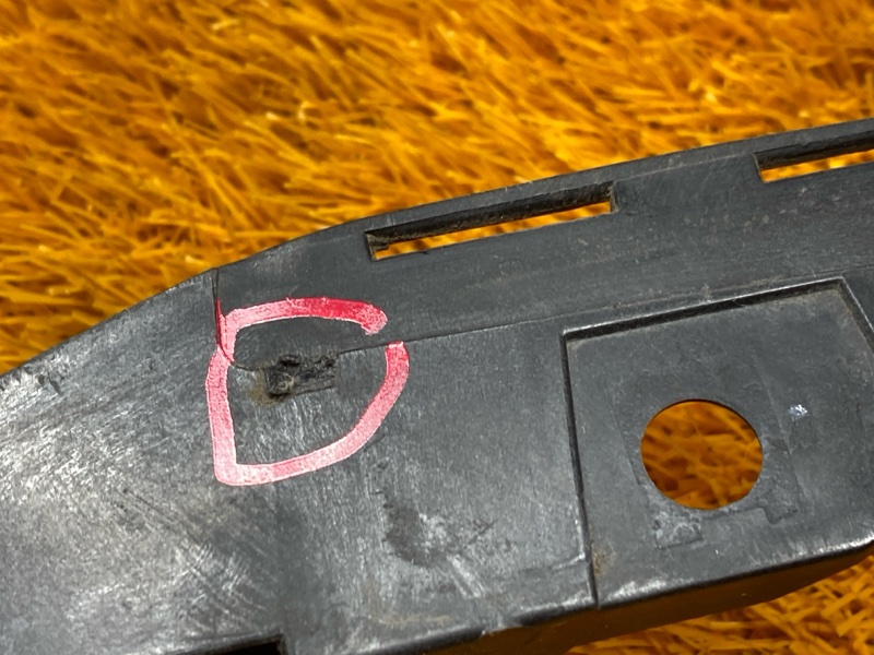 крепление бампера, 900 рублей, Красноярск