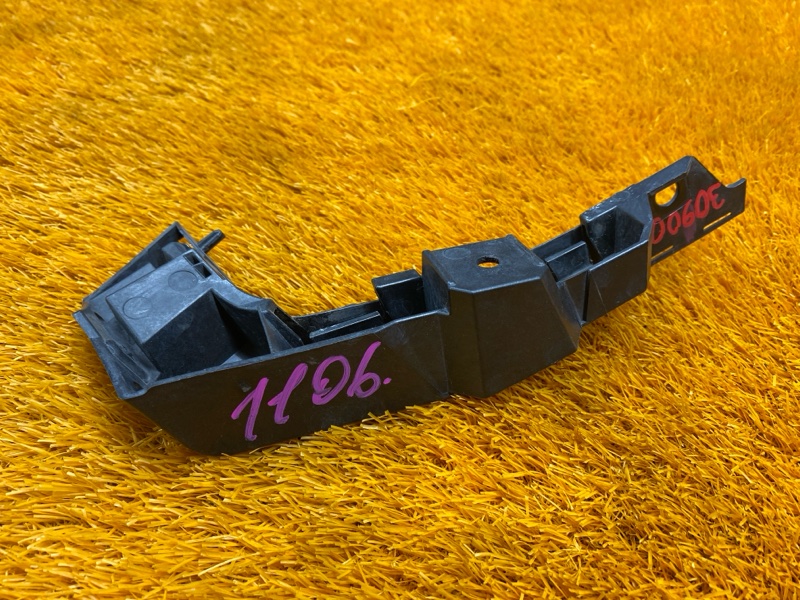 крепление бампера, 900 рублей, Красноярск