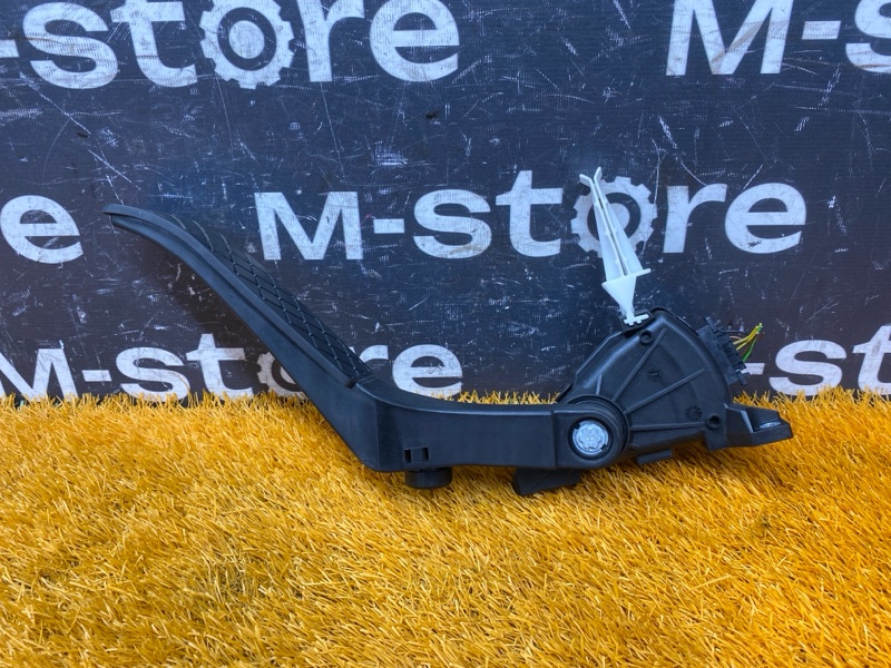 педаль газа, 500 рублей, Красноярск