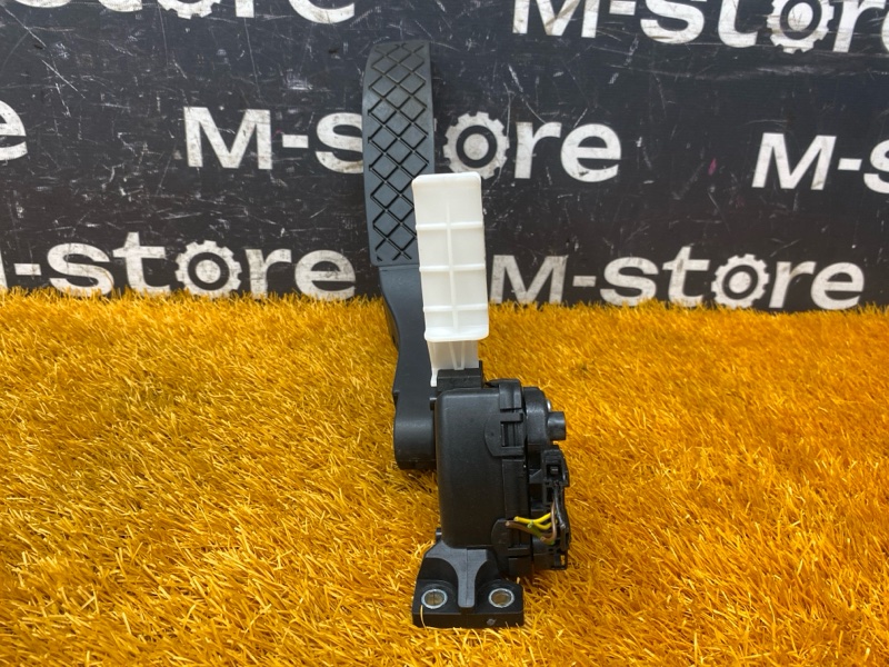 педаль газа, 500 рублей, Красноярск