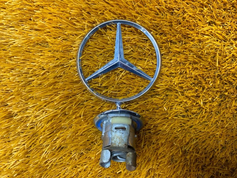 Эмблема на капот, 2000 рублей, Красноярск