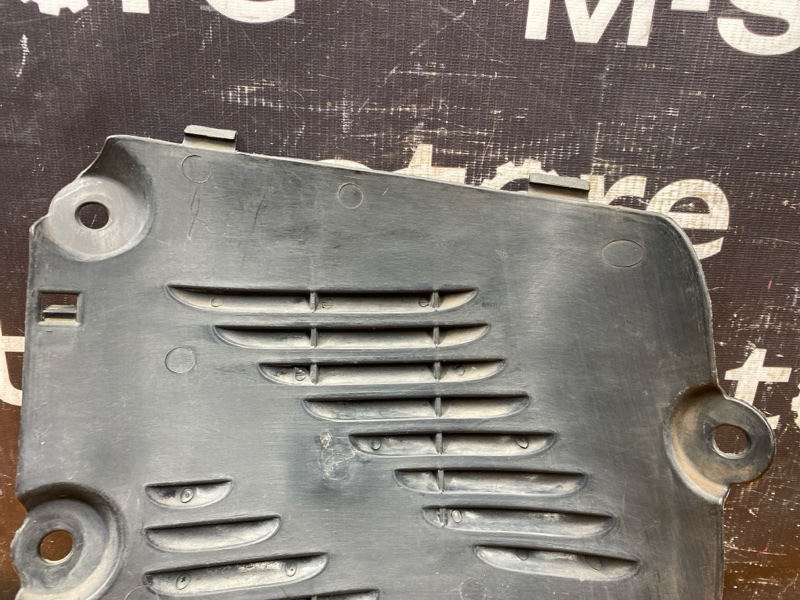 подкрылок, 300 рублей, Красноярск