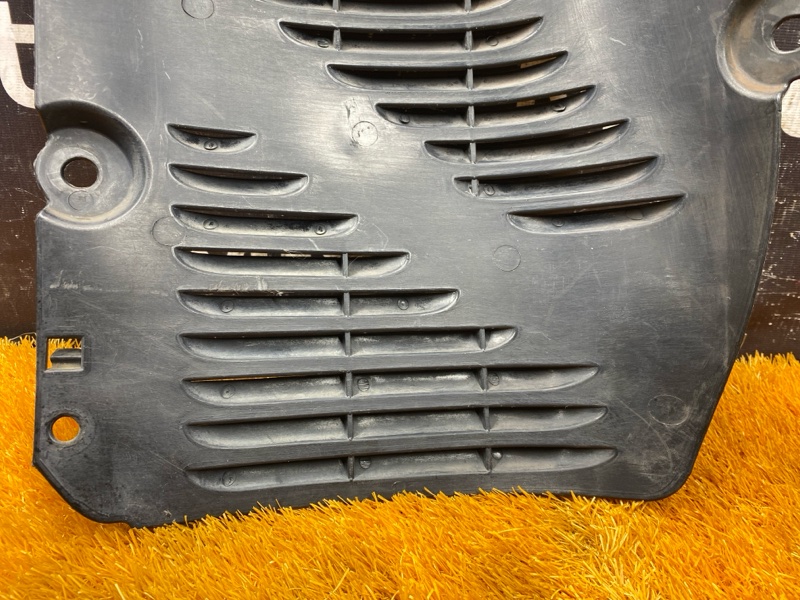 подкрылок, 300 рублей, Красноярск