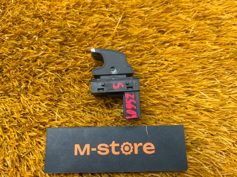 кнопка стеклоподъемника, 300 рублей, Красноярск