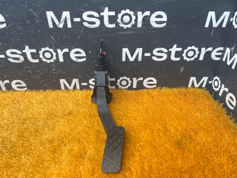 педаль газа, 1500 рублей, Красноярск